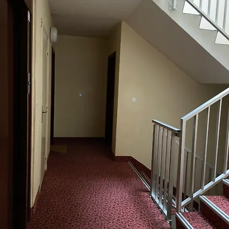 Bel Lumineux Avec Balcon Appartamento